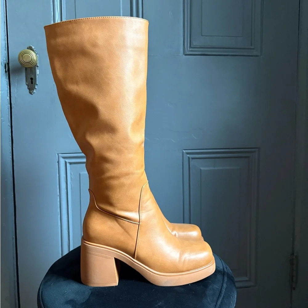 🆕 70s-inspired tan faux leather knee-high boots - Picture 4 of 7